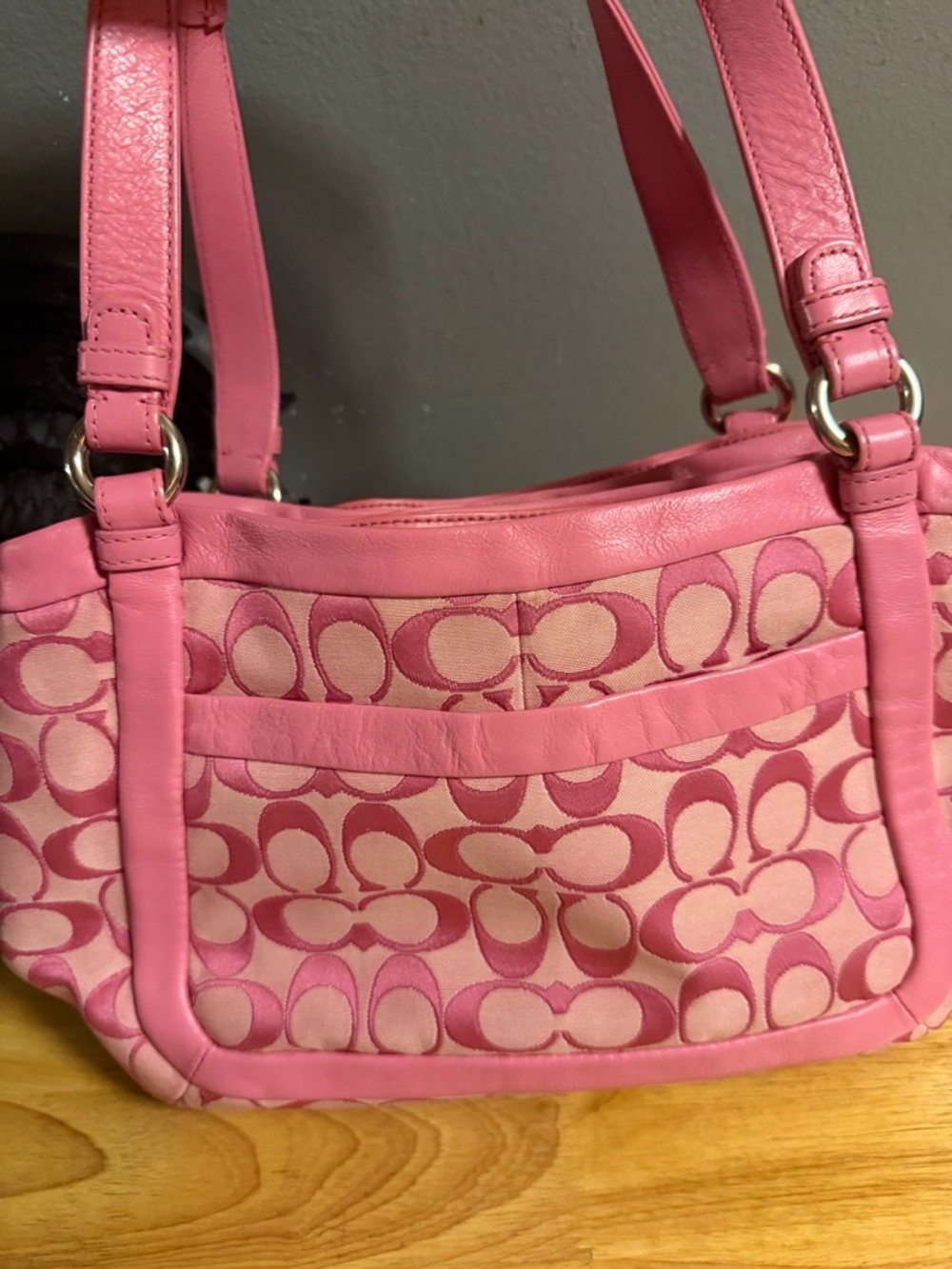 Coach Pink Signature Canvas Shoulder Bag with Turnlock - Picture 3 of 3